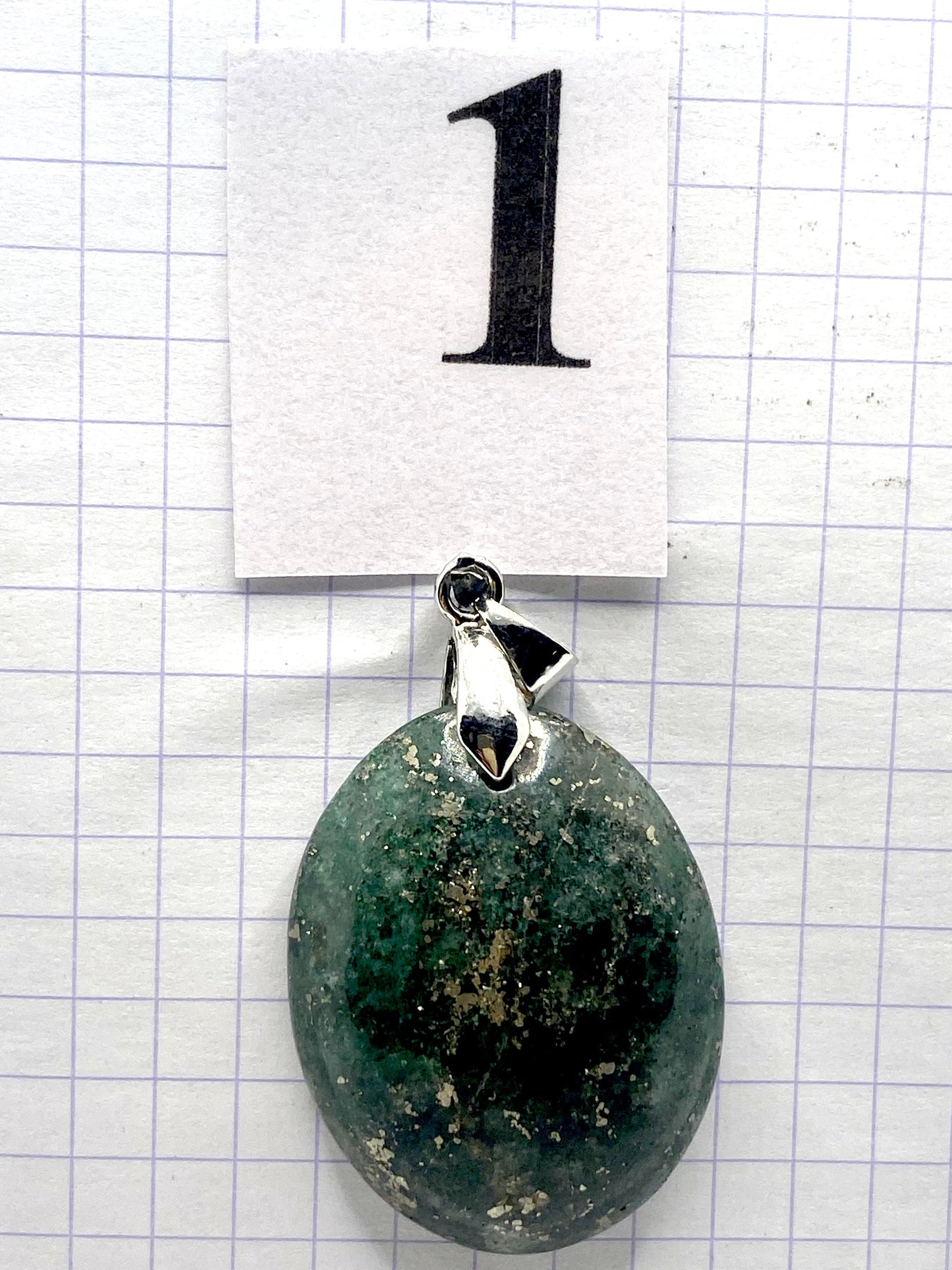 pendentif FUSCHITE