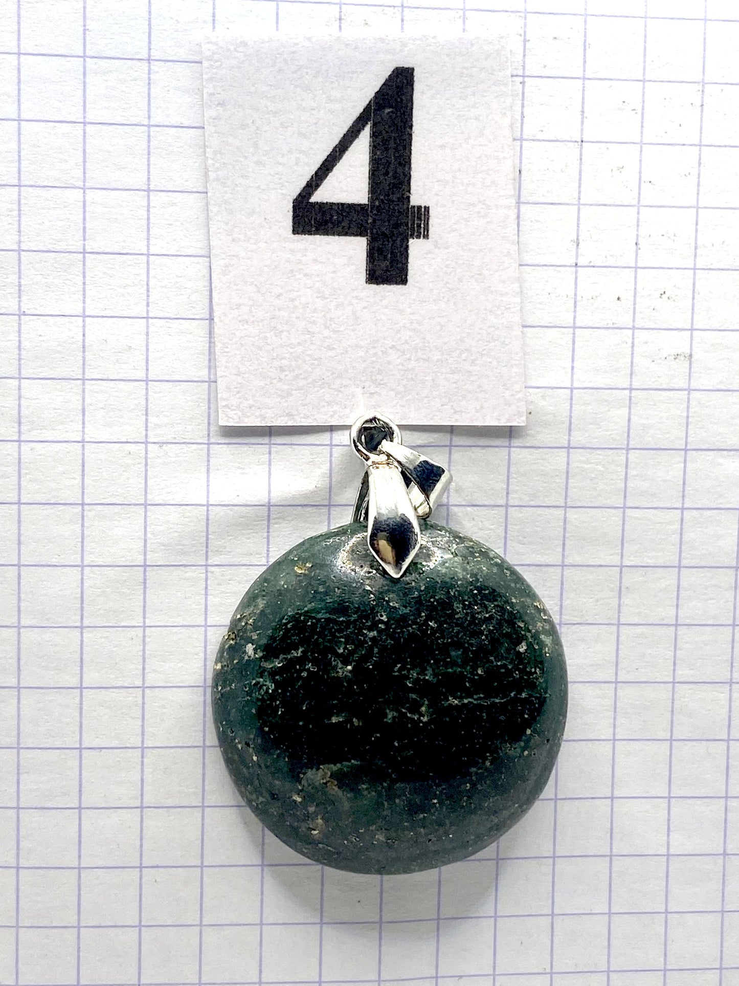 pendentif FUSCHITE