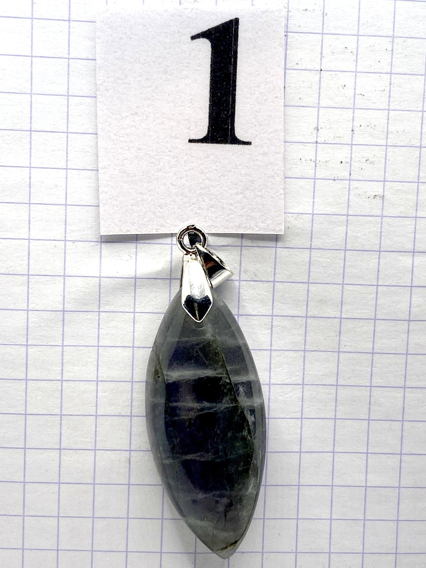 pendentif LABRADORITE VIOLETTE