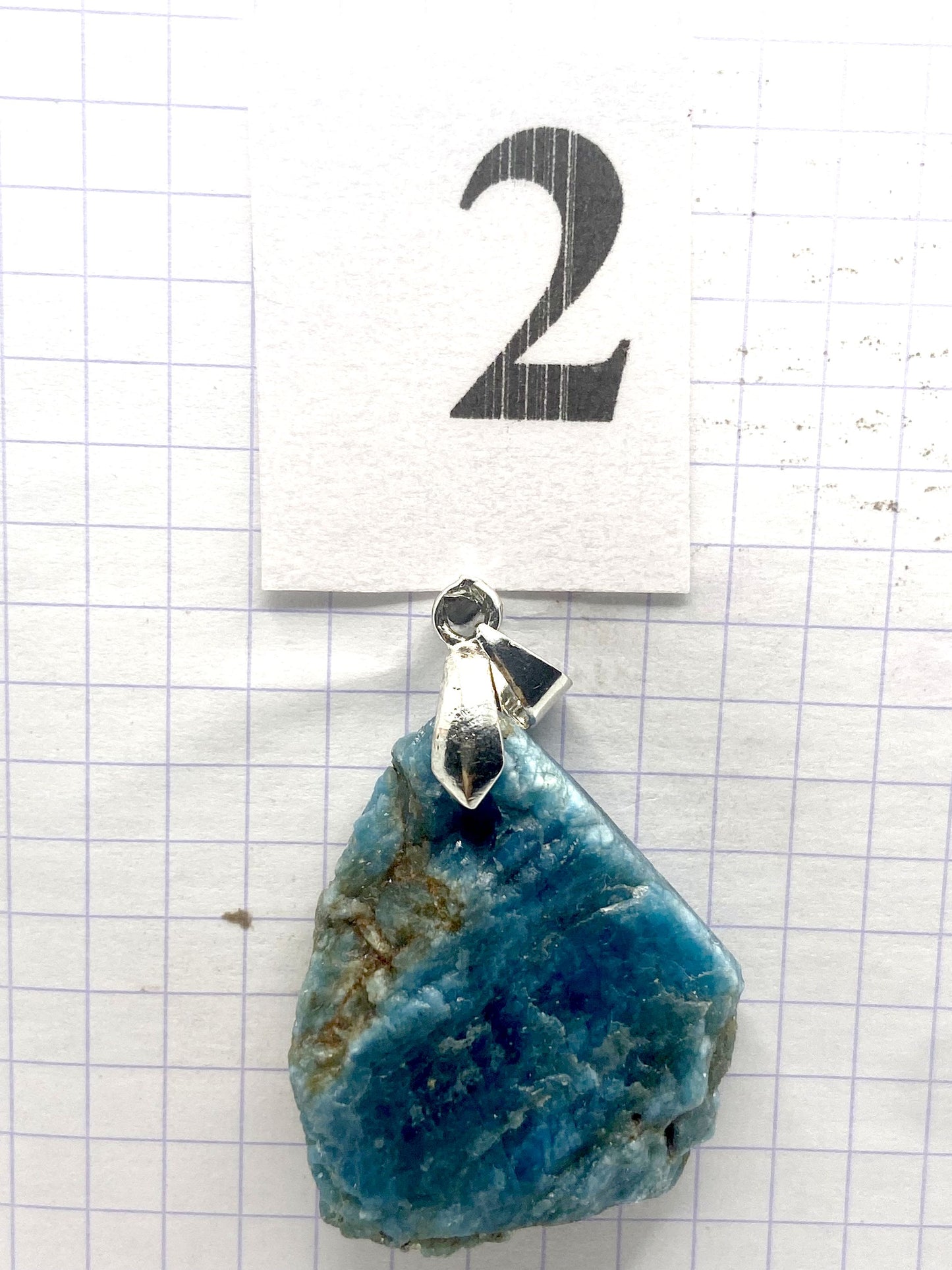 BRUTE APATITE BLEUE