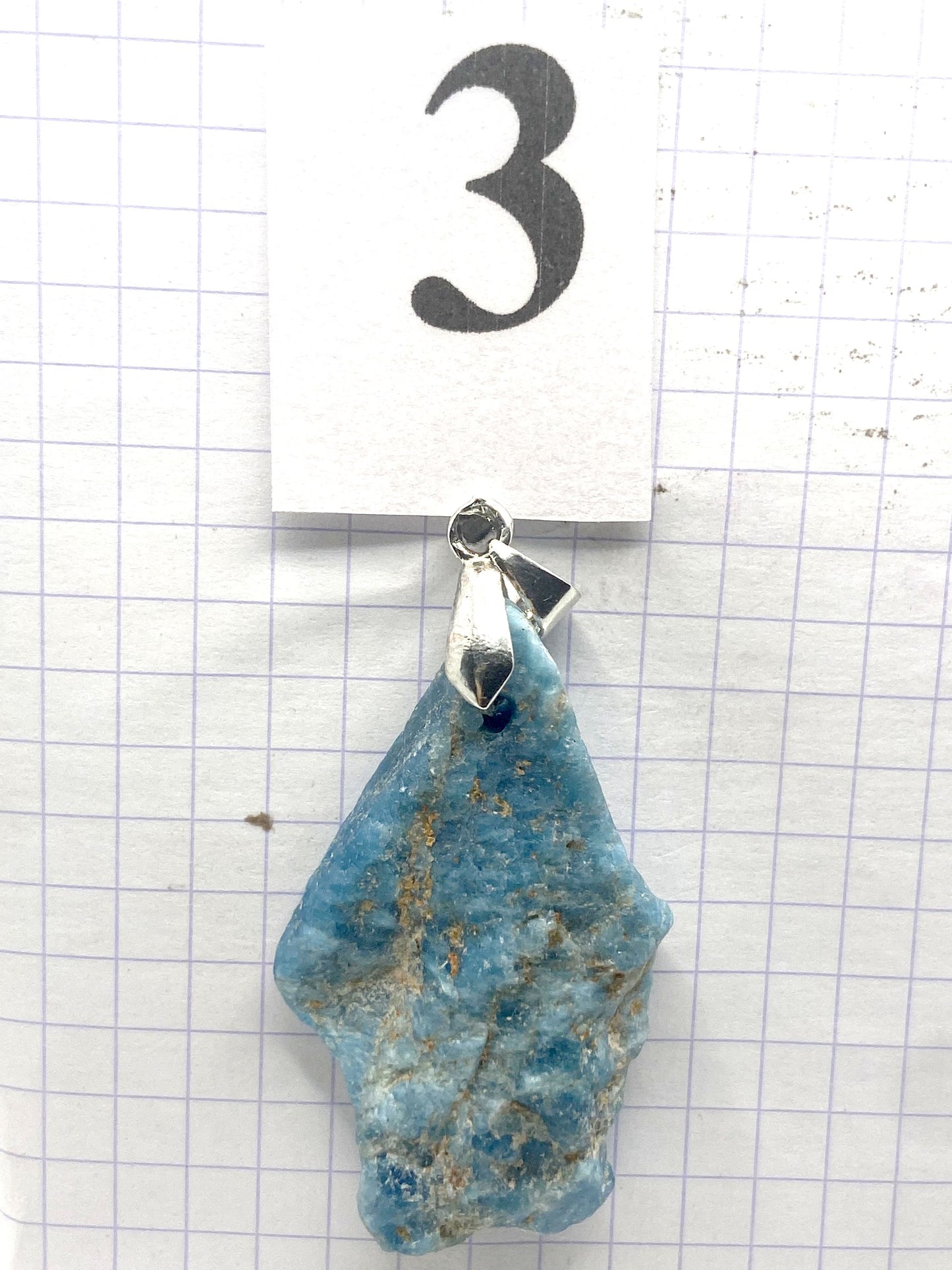 BRUTE APATITE BLEUE