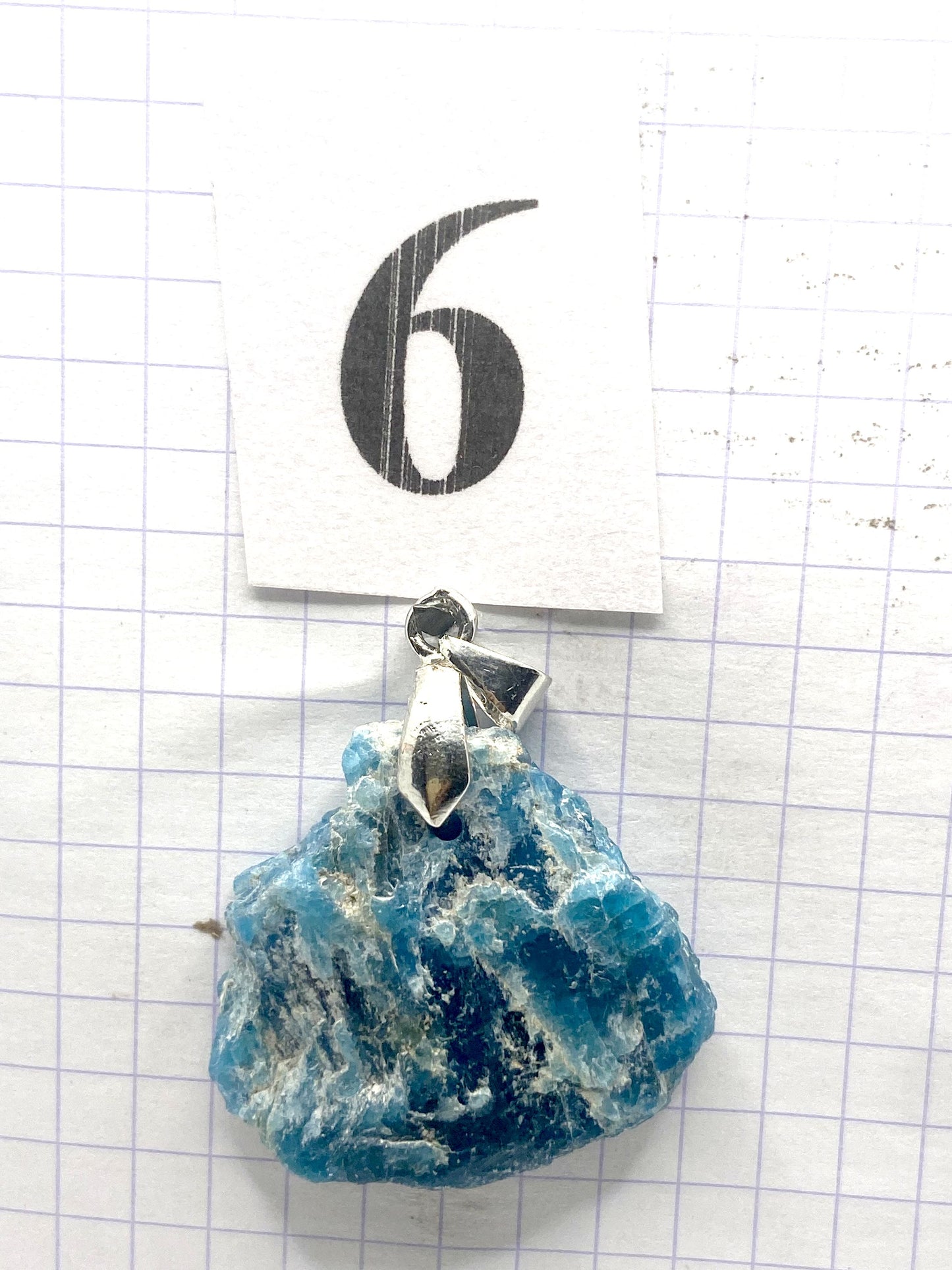 BRUTE APATITE BLEUE