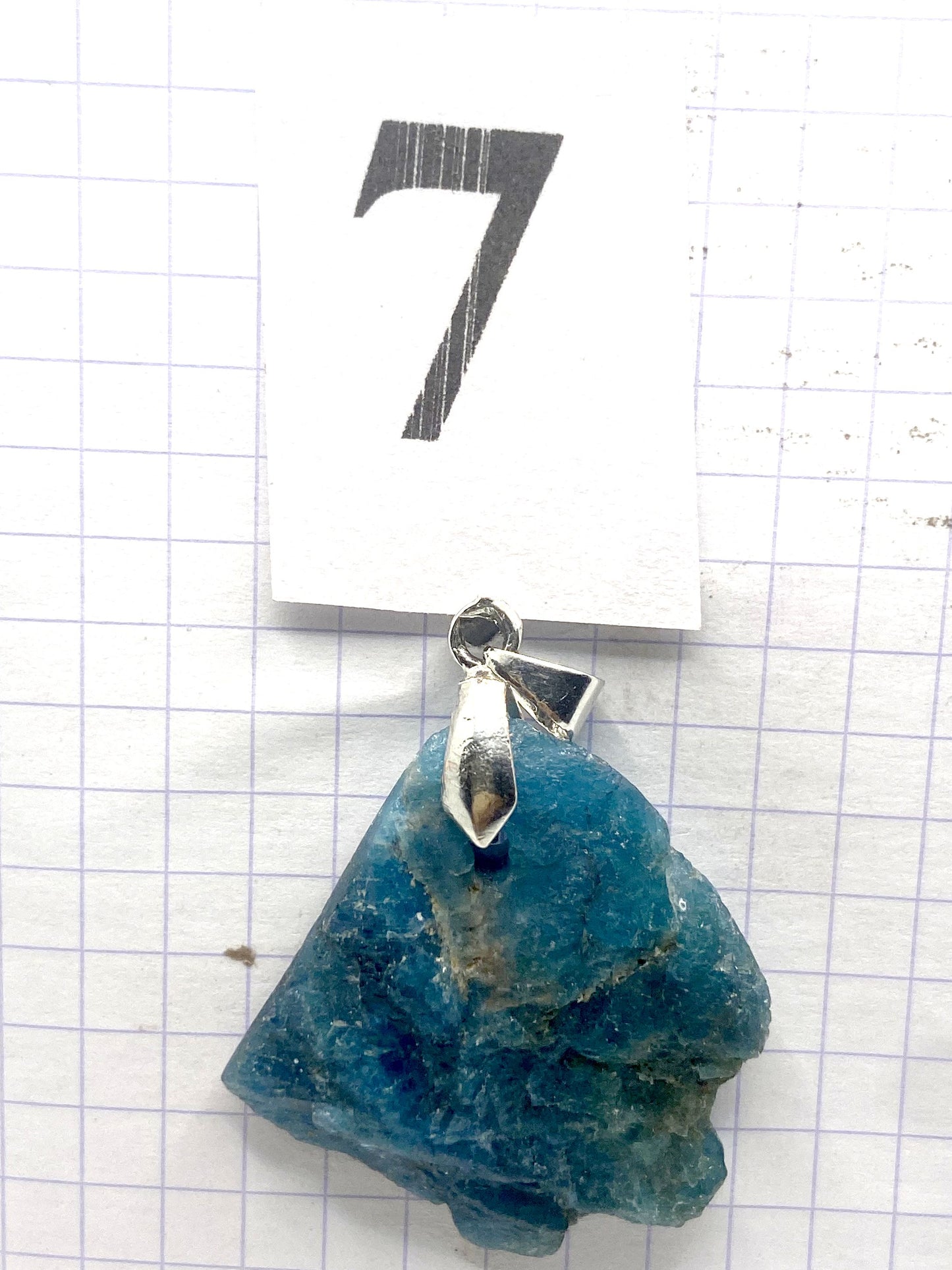 BRUTE APATITE BLEUE