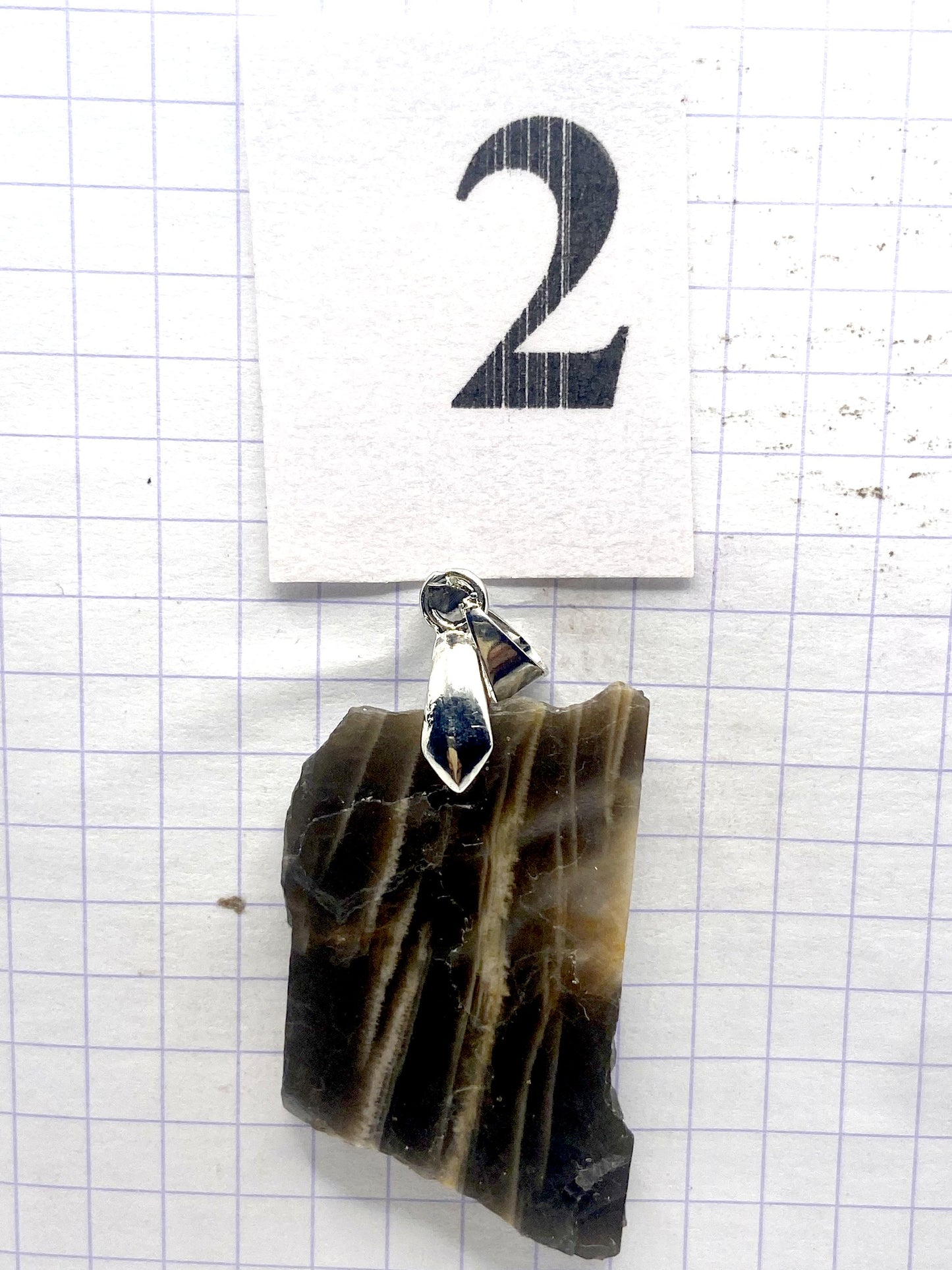 BRUTE PIERRE DE LUNE NOIRE