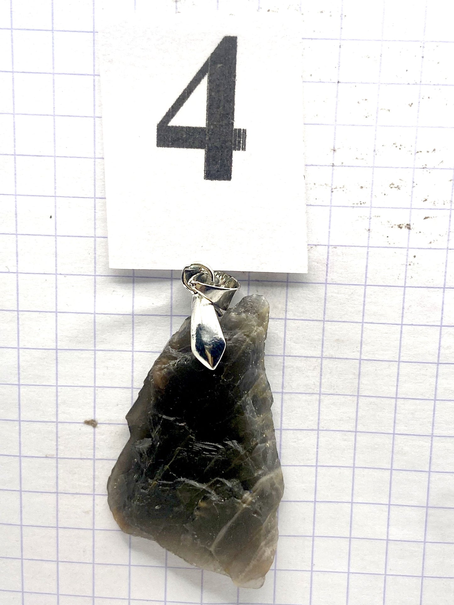 BRUTE PIERRE DE LUNE NOIRE