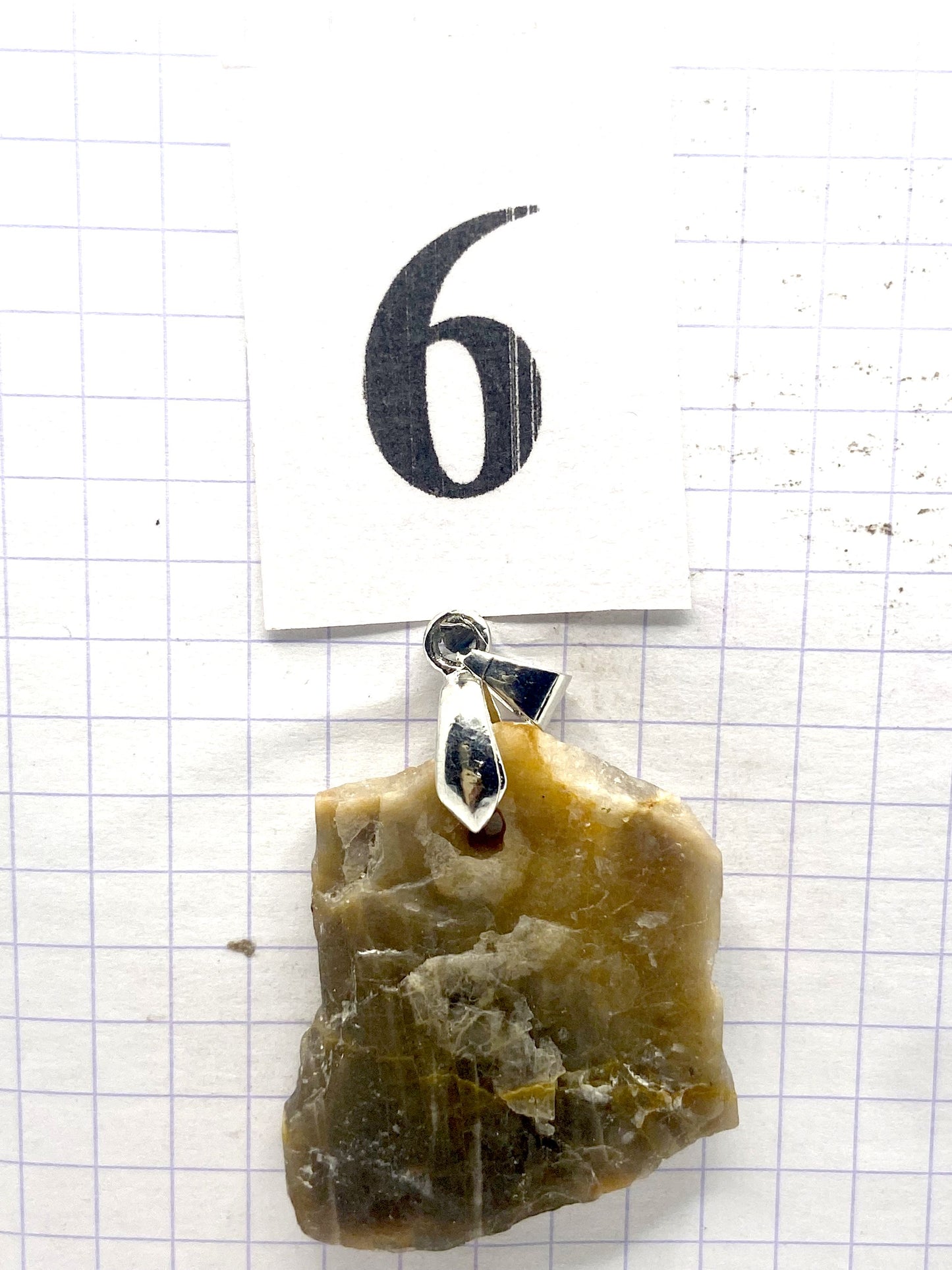 BRUTE PIERRE DE LUNE NOIRE