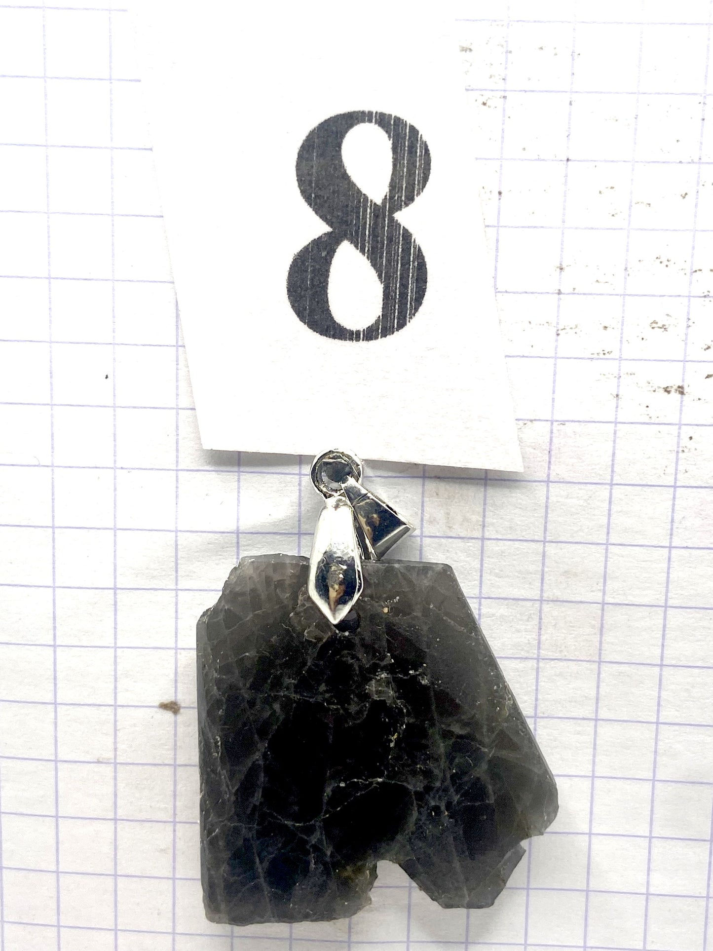 BRUTE PIERRE DE LUNE NOIRE