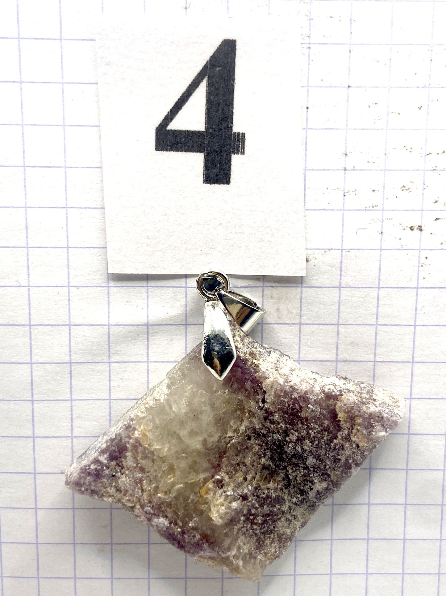 BRUTE LEPIDOLITE
