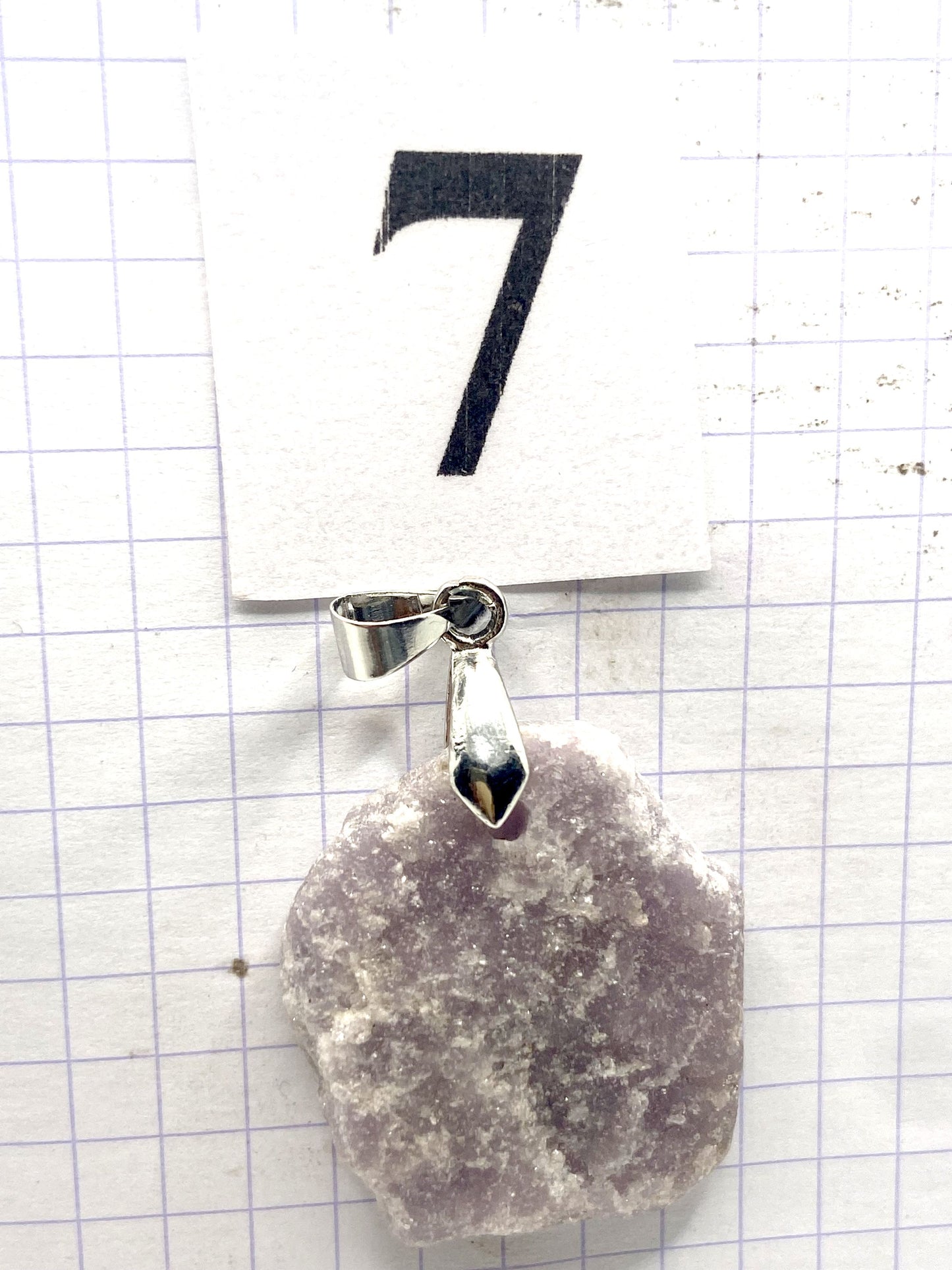 BRUTE LEPIDOLITE