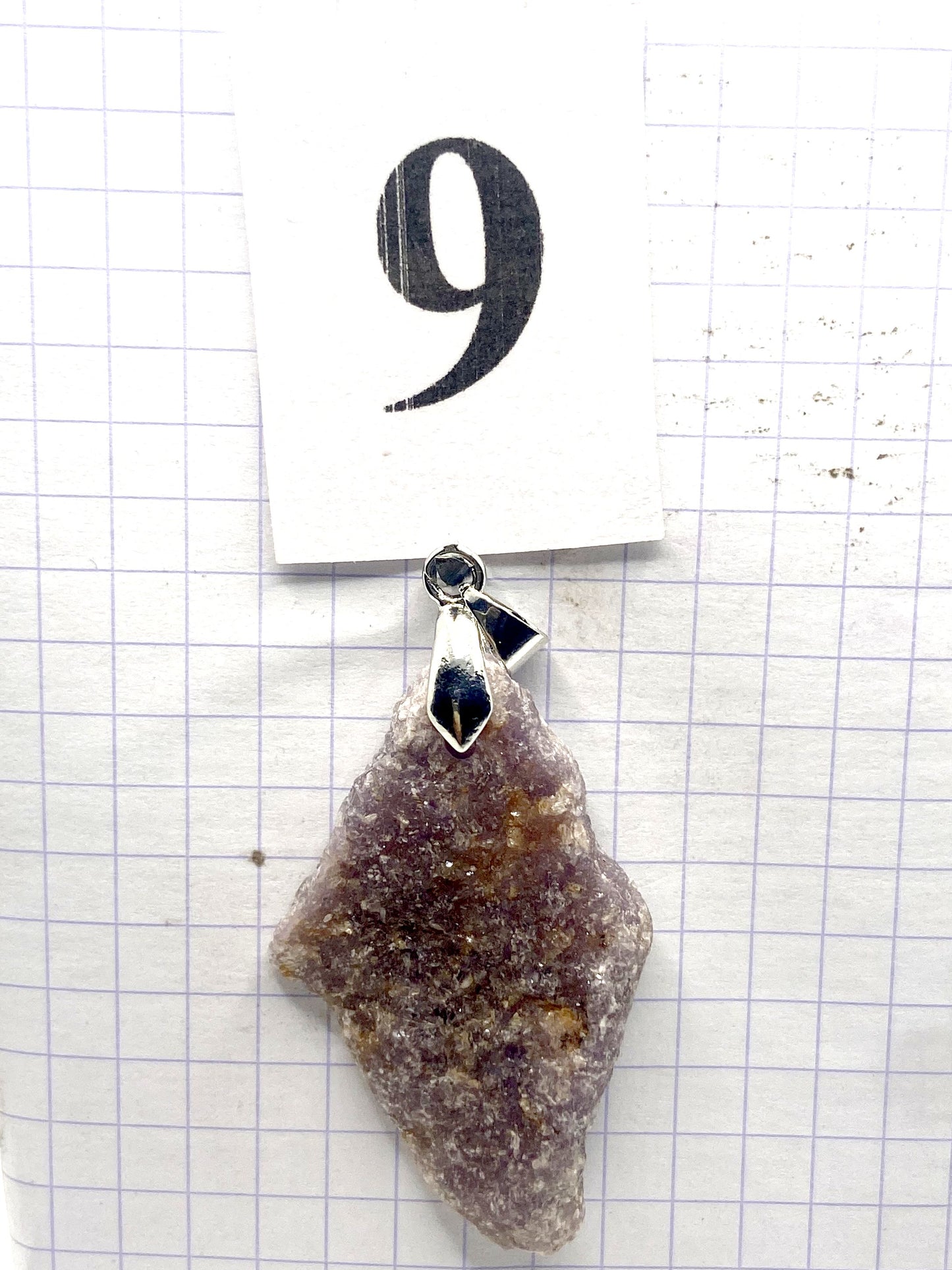 BRUTE LEPIDOLITE