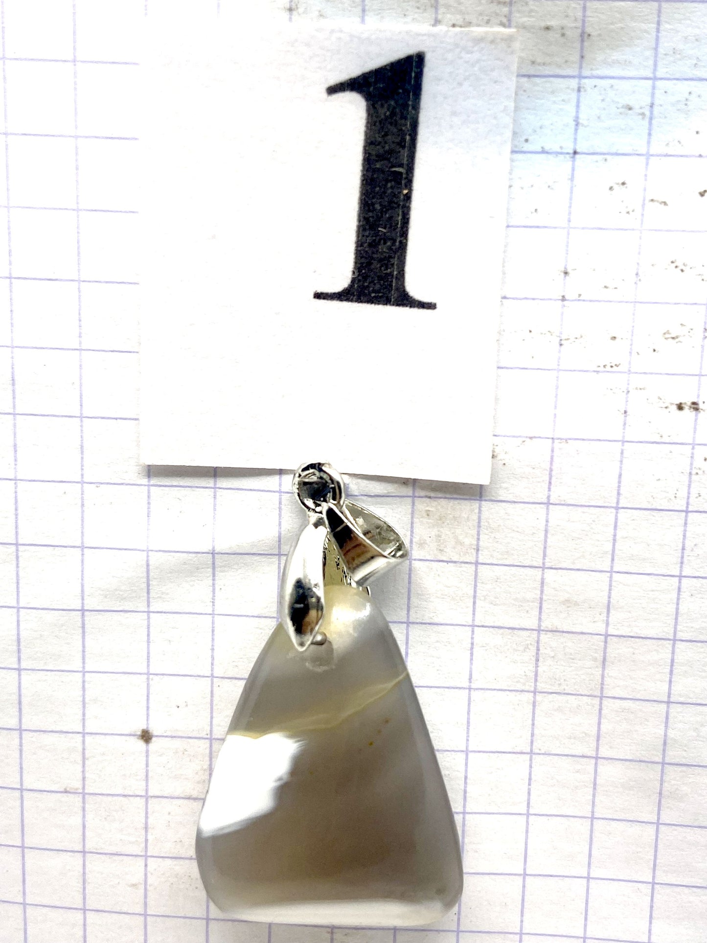 ROULEE AGATE CALCEDOINE