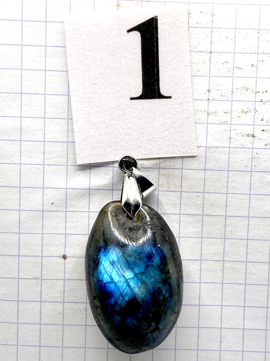 ROULEE LABRADORITE