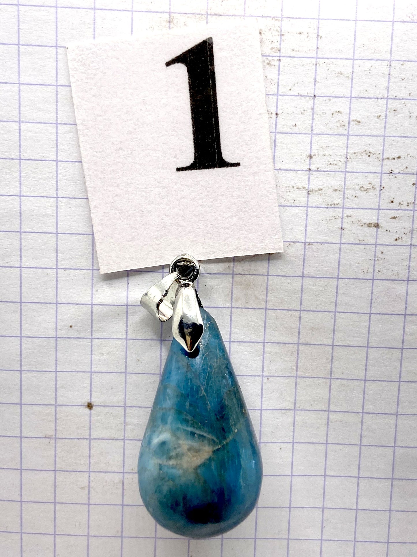 GOUTTE APATITE BLEUE