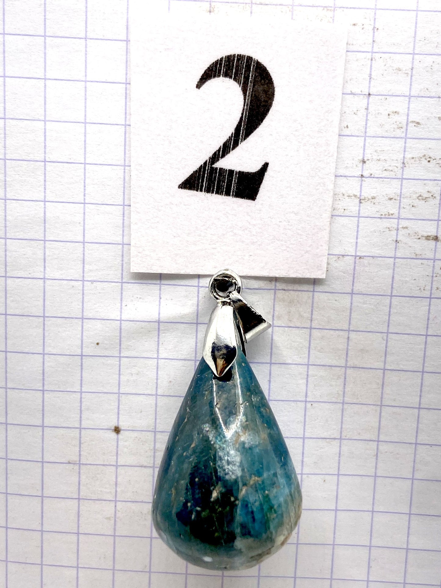 GOUTTE APATITE BLEUE