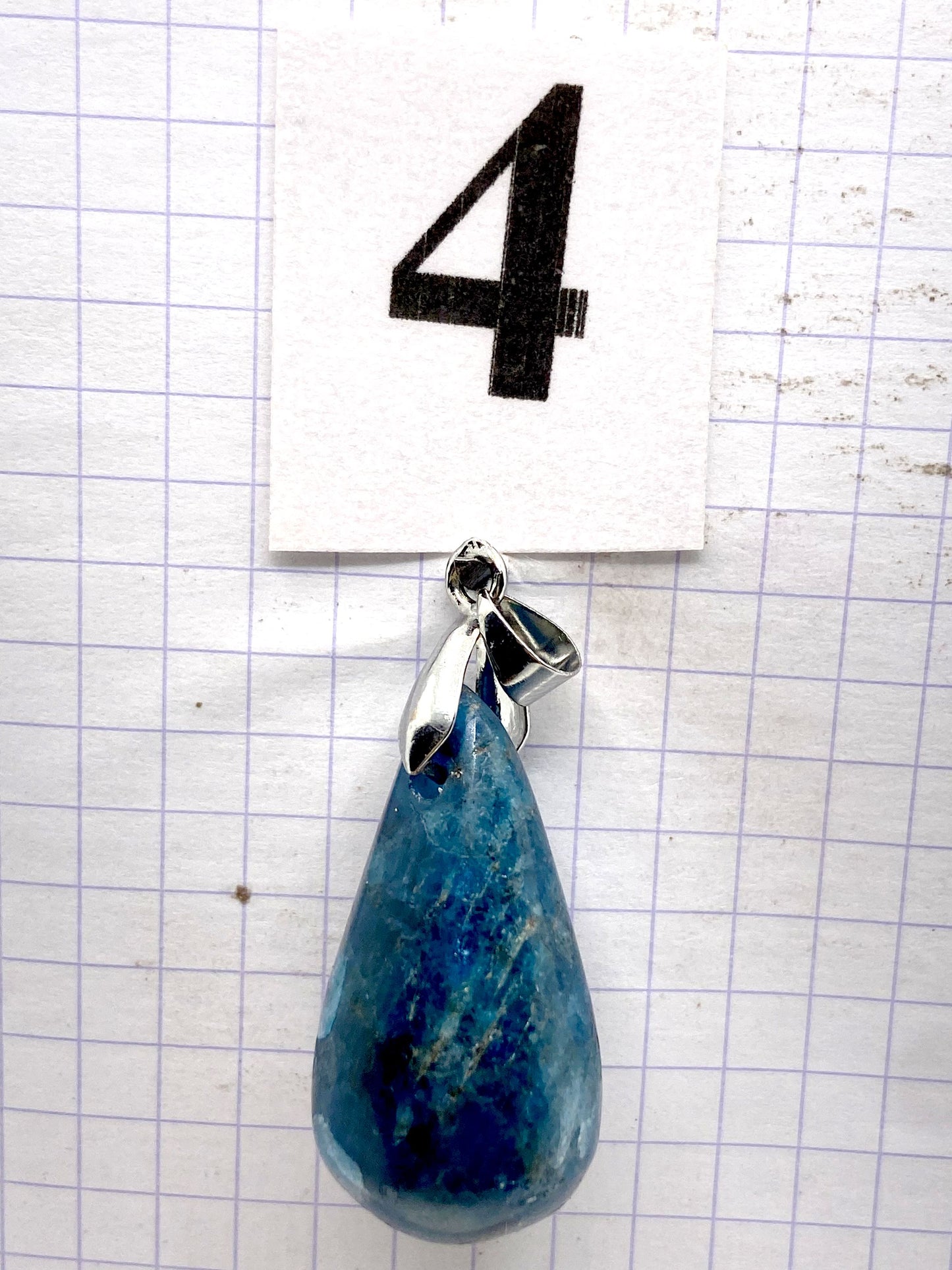 GOUTTE APATITE BLEUE