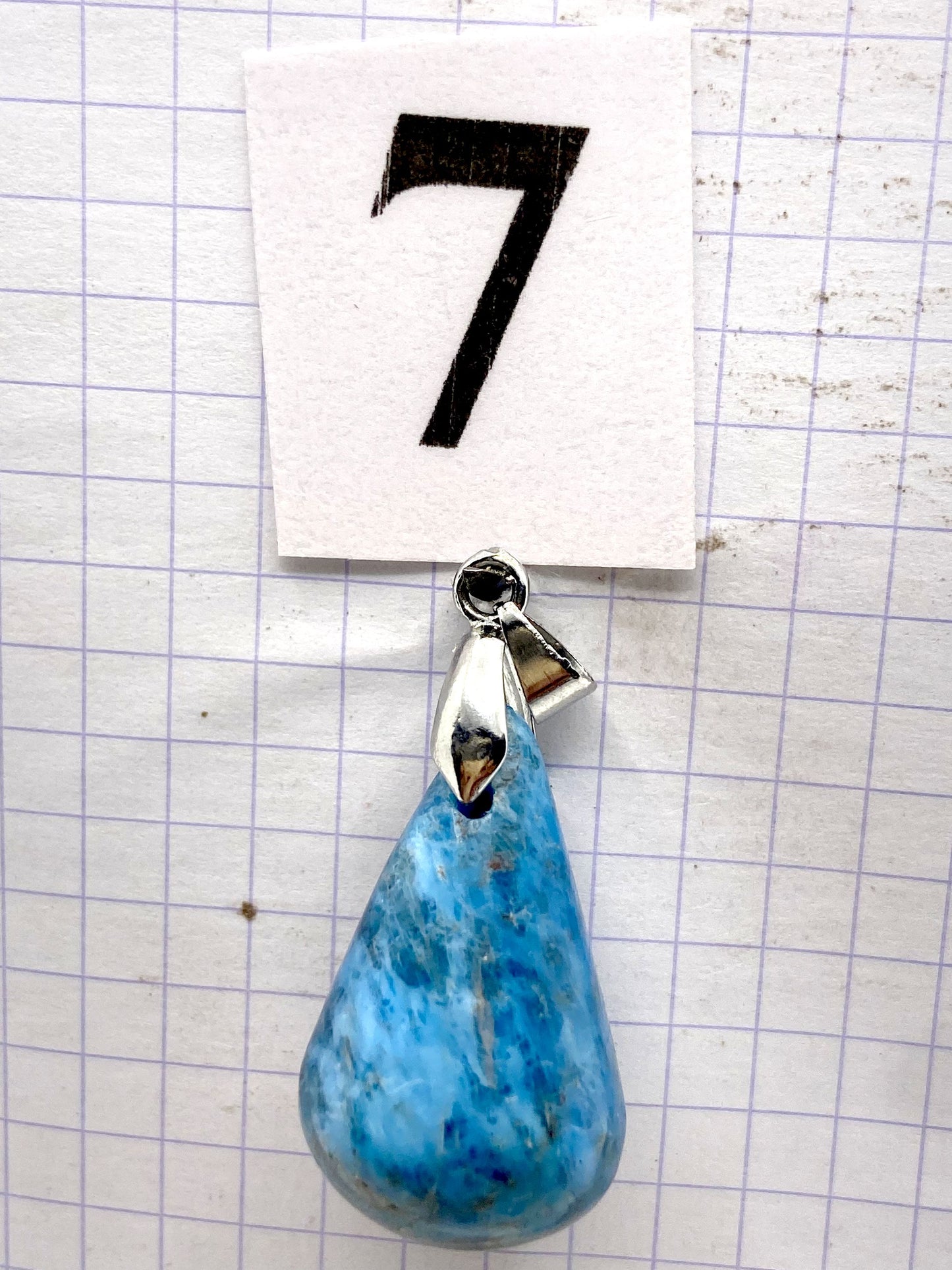 GOUTTE APATITE BLEUE